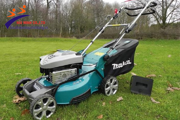 xe cắt cỏ makita